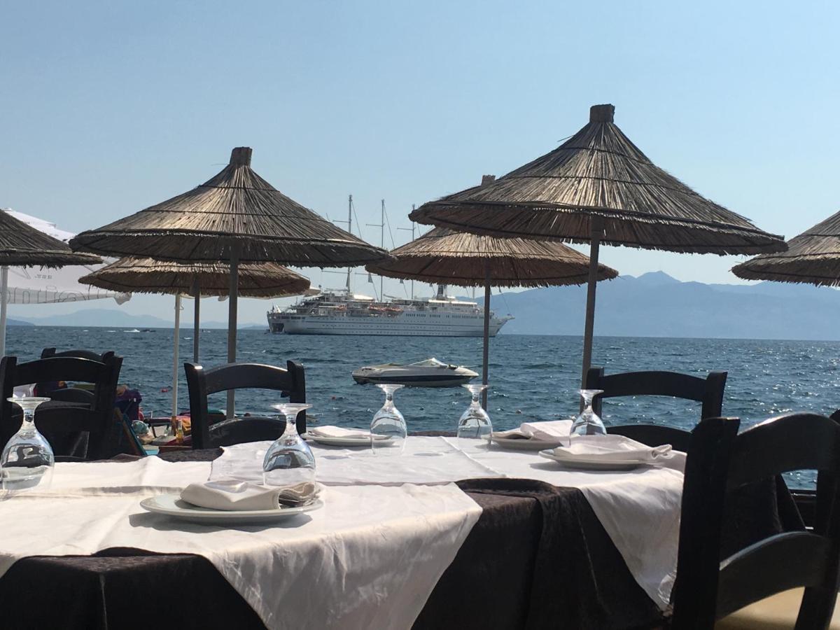 Royal King And Queen Apartment For Luxury Life Saranda Extérieur photo