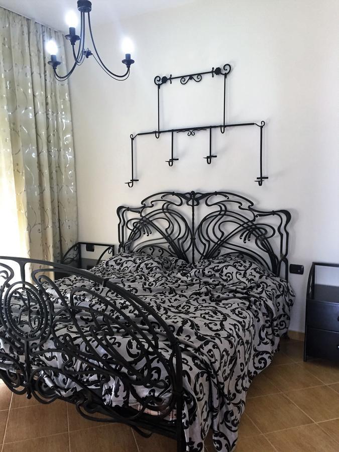 Royal King And Queen Apartment For Luxury Life Saranda Extérieur photo