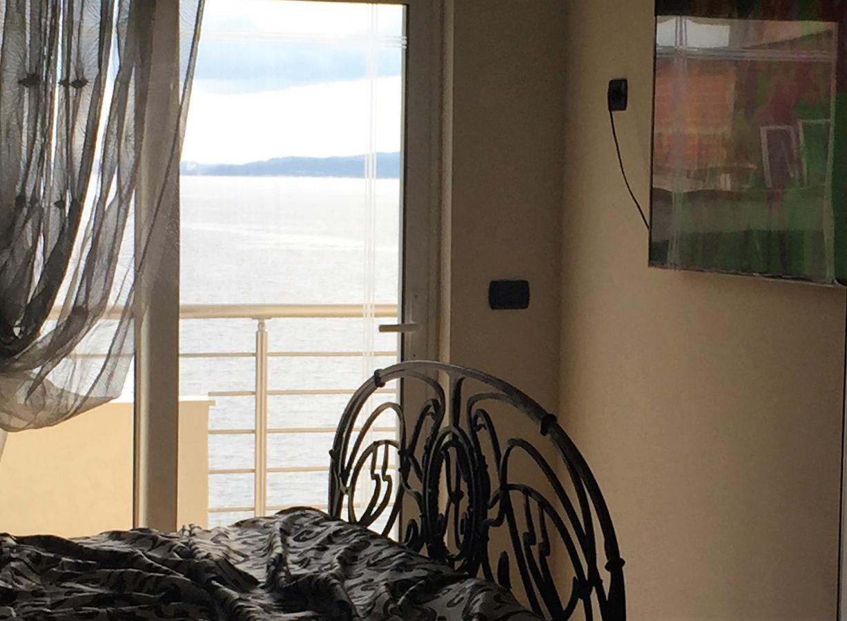 Royal King And Queen Apartment For Luxury Life Saranda Extérieur photo