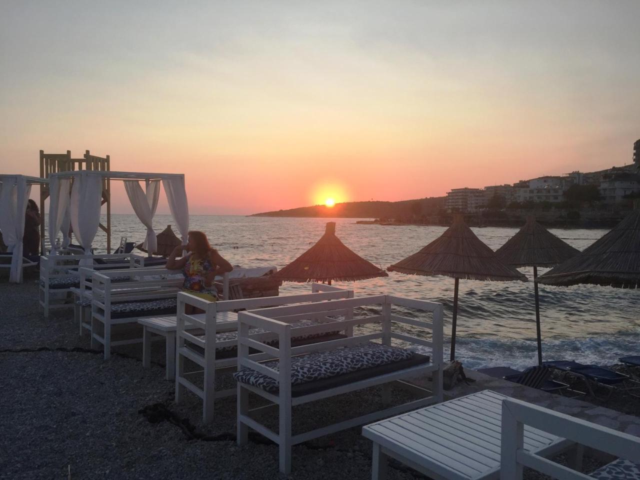 Royal King And Queen Apartment For Luxury Life Saranda Extérieur photo